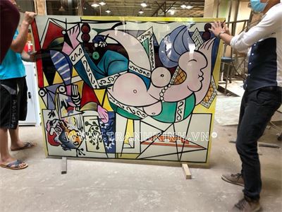 Tranh kính trừu tượng phòng khách